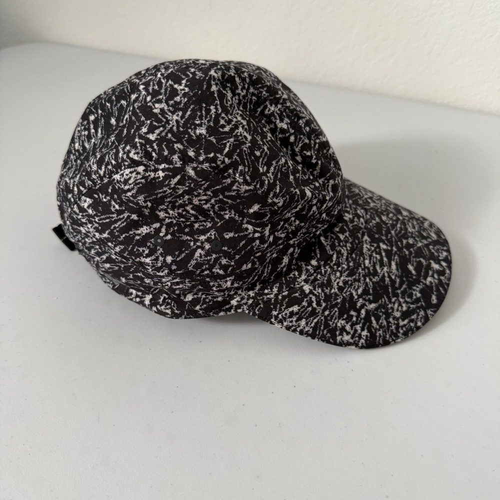 Lululemon Athletic Hat Workout Cap Black And White Adjustable Strap
